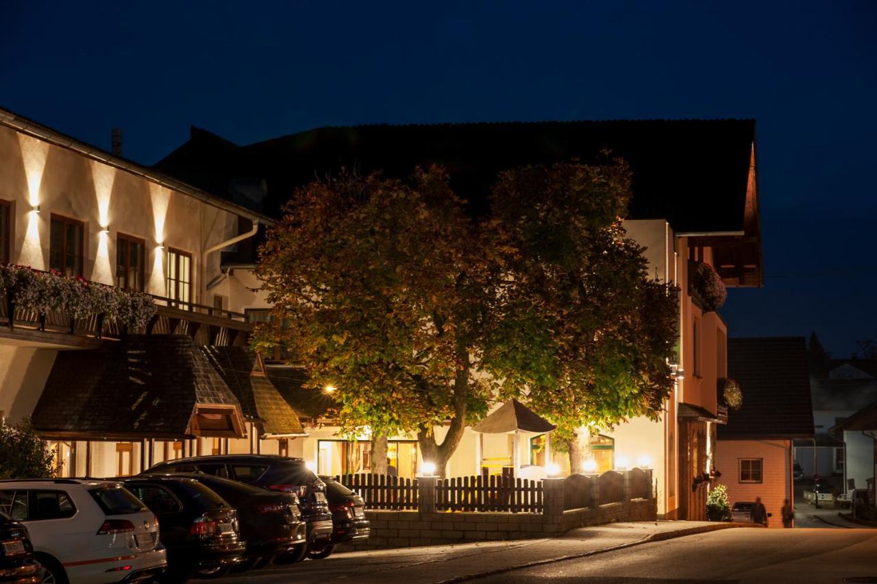 Hotel-Gasthof Beim Boeckhiasl Neukirchen an der Vockla Exterior photo